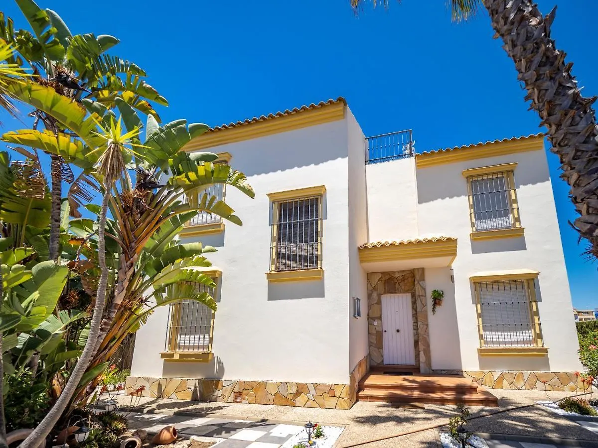 Chalet Sol Y Mar By H Isla Canela