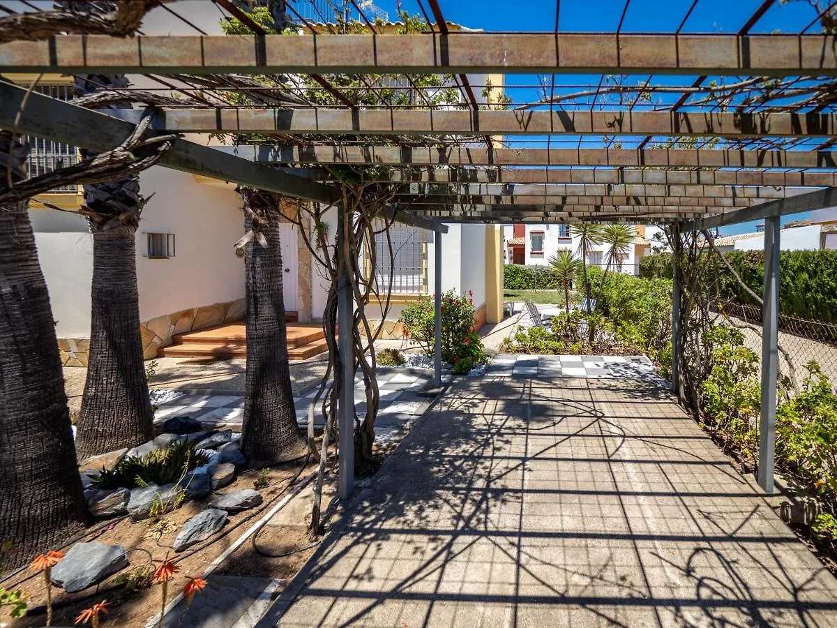 Chalet Sol Y Mar By H Isla Canela
