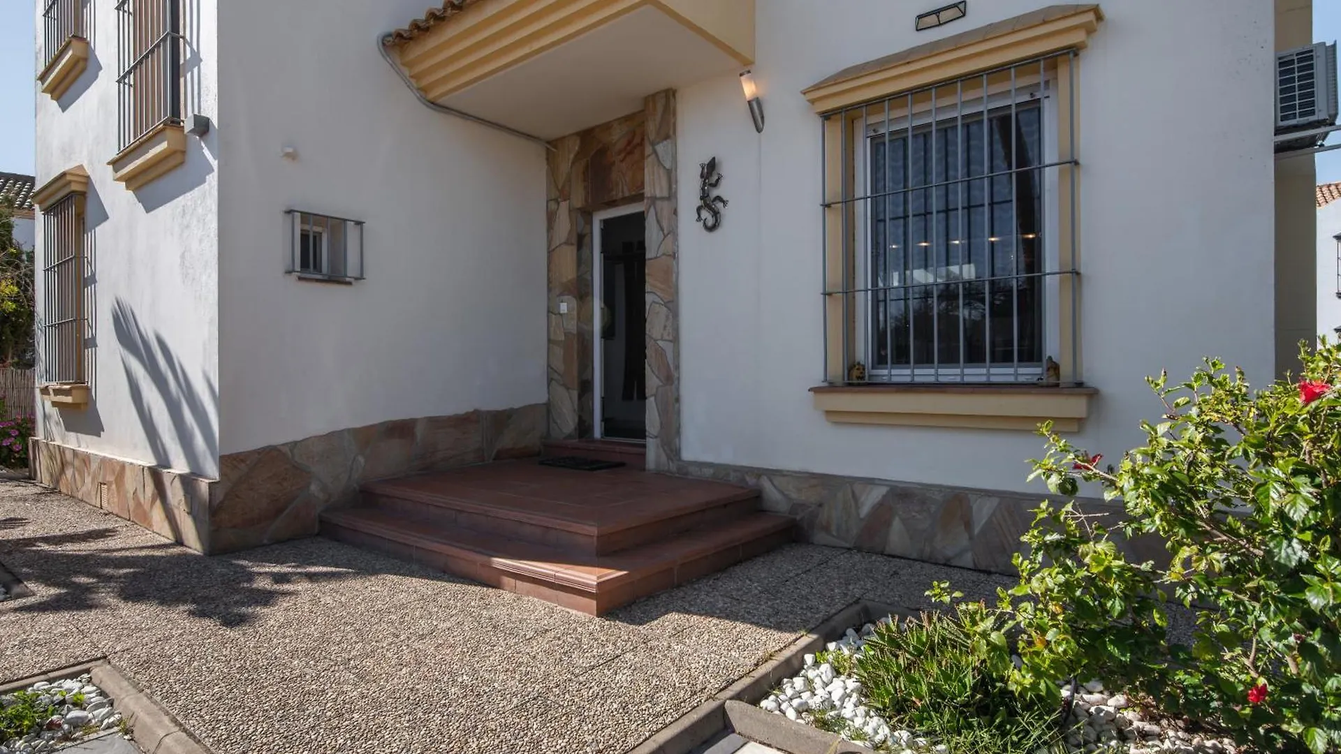 Chalet Sol Y Mar By H Isla Canela